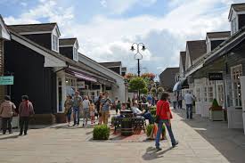 Hammerson Sells 40 % Share in Bicester Village Owner to Private Equity Fund